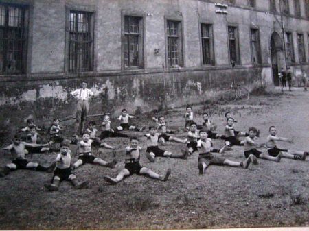 Gymnastique au lycée de Metz avec le jeune Georges