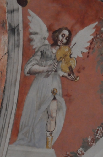 Monacia ange au violon.jpg