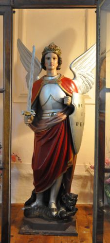 statue San Michele de Murato.jpg